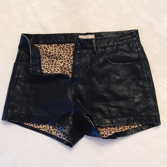 High rise faux leather black zip up shorts - Picture 3 of 7